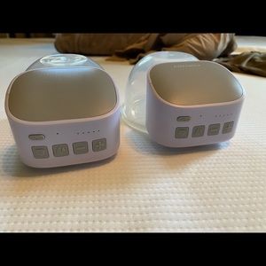 momcozy, 2 mode + 5 levels.